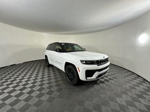 Bright White Clearcoat 2026 Jeep Grand Cherokee Summit