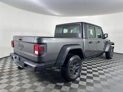 Granite Crystal Clearcoat Metallic 2026 Jeep Gladiator Sport