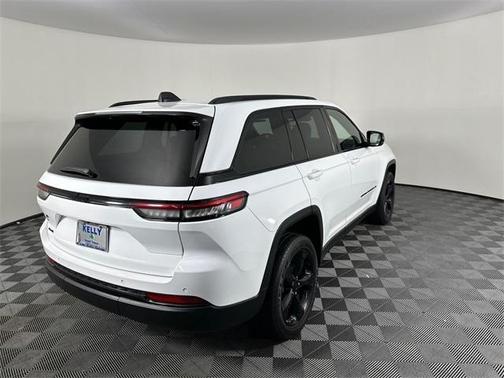 2022 Jeep Grand Cherokee Altitude