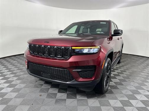 2025 Jeep Grand Cherokee Laredo