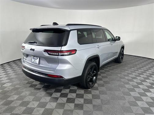 2022 Jeep Grand Cherokee L Laredo