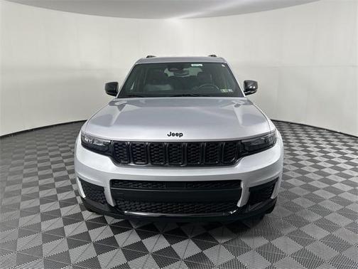 2022 Jeep Grand Cherokee L Laredo