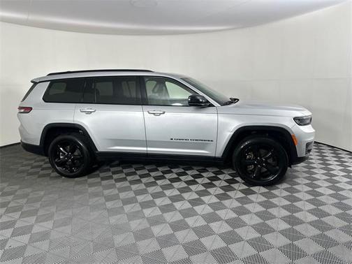 2022 Jeep Grand Cherokee L Laredo