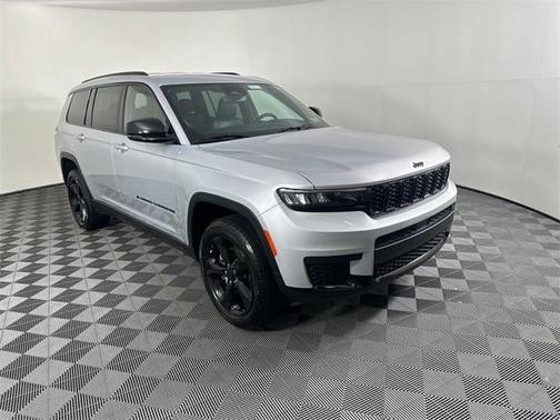 2022 Jeep Grand Cherokee L Laredo