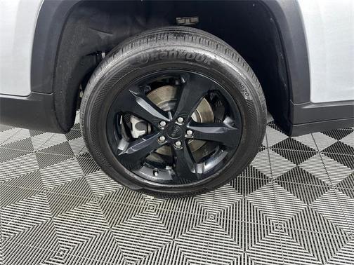 2022 Jeep Grand Cherokee L Laredo