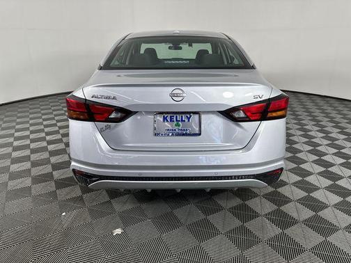 Brilliant Silver Metallic 2023 Nissan Altima 2.5 SV