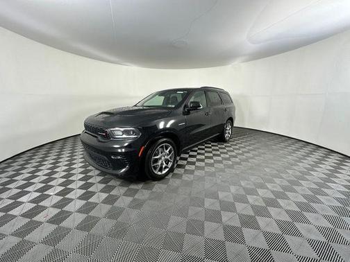 DB Black Crystal Clearcoat 2026 Dodge Durango GT Plus HEMI V8
