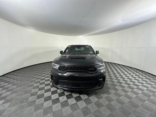 DB Black Crystal Clearcoat 2026 Dodge Durango GT Plus HEMI V8