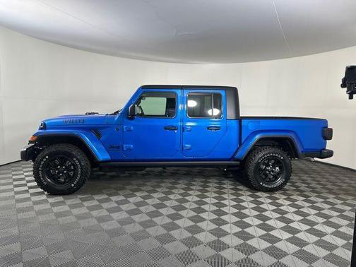 Hydro Blue Pearlcoat 2026 Jeep Gladiator Sport