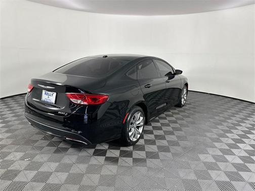 2016 Chrysler 200 S