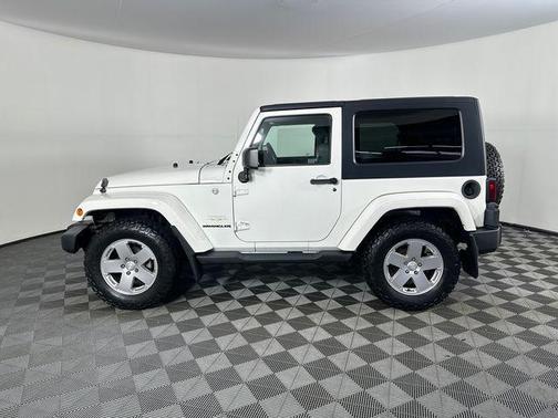 Stone White Clearcoat 2010 Jeep Wrangler Sahara
