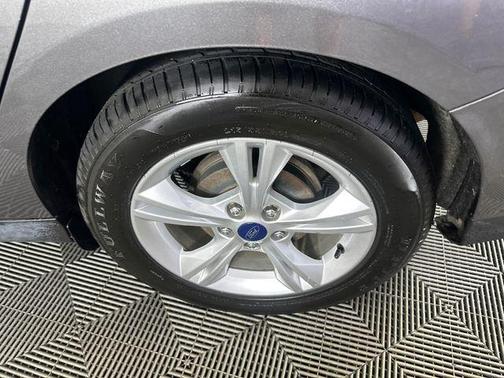 Sterling Gray Metallic 2014 Ford Focus SE