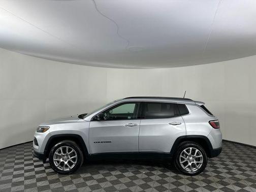 2024 Jeep Compass Latitude Lux