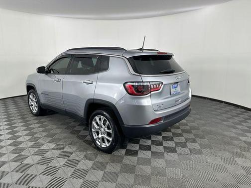 Billet Silver Metallic Clearcoat 2023 Jeep Compass Latitude Lux