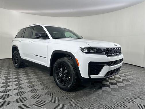 2026 Jeep Grand Cherokee Laredo