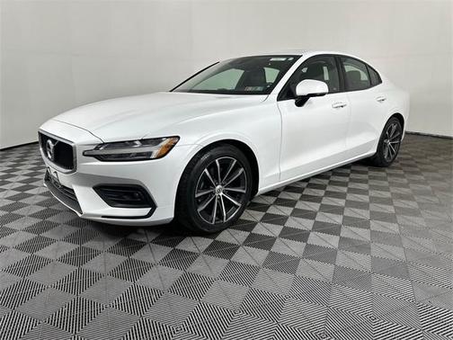 2021 Volvo S60 T5 Momentum