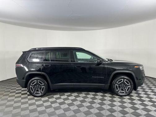 Diamond Black 2026 Jeep Cherokee LAREDO/LIMITED