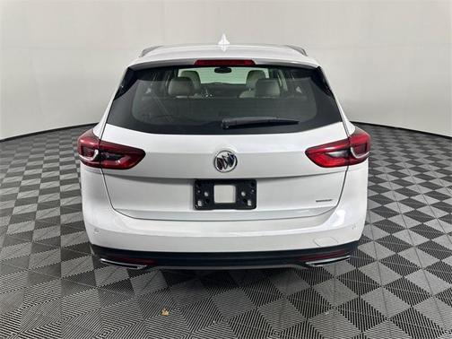 2019 Buick Regal TourX Essence