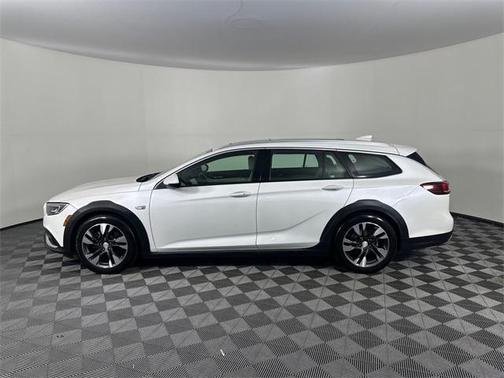 2019 Buick Regal TourX Essence