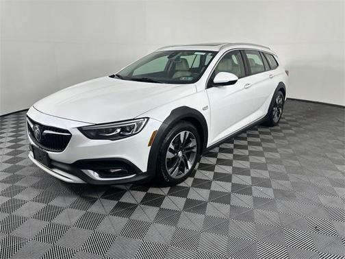 2019 Buick Regal TourX Essence