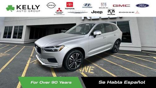 Bright Silver Metallic 2021 Volvo XC60 T5 Momentum