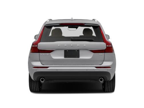 Bright Silver Metallic 2021 Volvo XC60 T5 Momentum