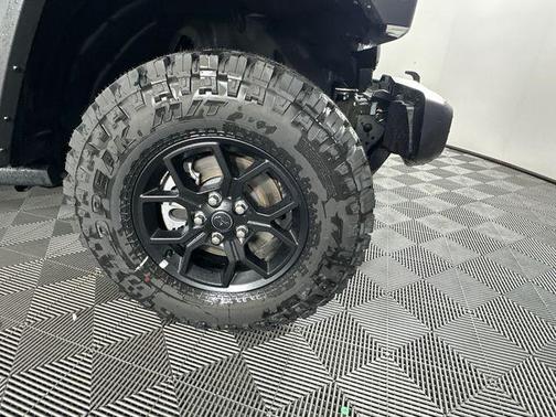 Black Clearcoat 2026 Jeep Wrangler Sport