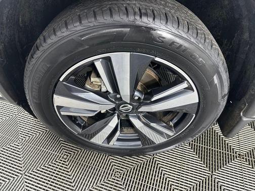 White 2021 Nissan Rogue SL