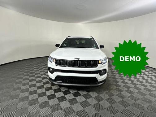 Bright White Clearcoat 2026 Jeep Compass Latitude