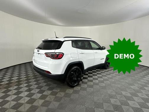 Bright White Clearcoat 2026 Jeep Compass Latitude