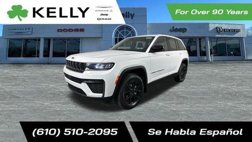 Bright White Clearcoat 2026 Jeep Grand Cherokee Laredo