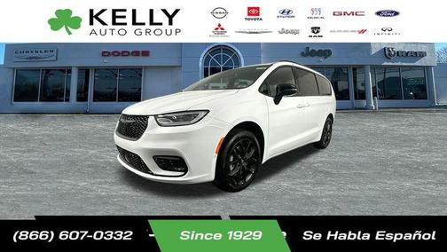 Bright White Clearcoat 2026 Chrysler Pacifica Limited