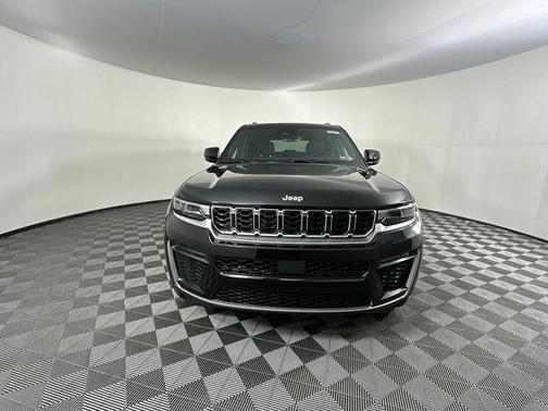 Diamond Black 2026 Jeep Grand Cherokee Limited