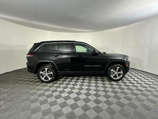 Diamond Black 2026 Jeep Grand Cherokee Limited
