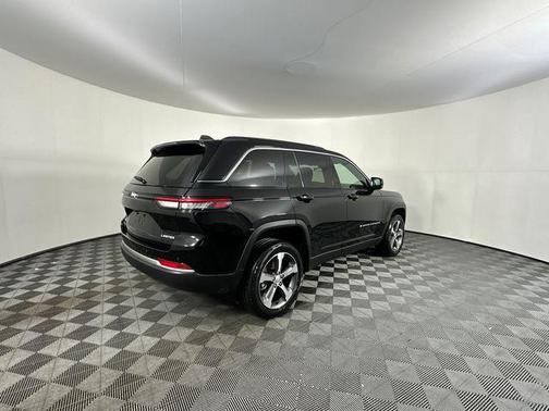 Diamond Black 2026 Jeep Grand Cherokee Limited