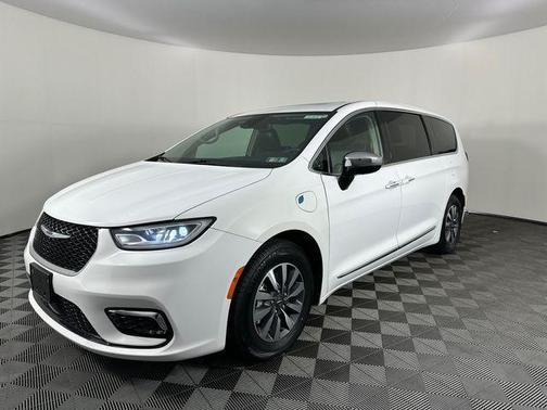 Bright White Clearcoat 2023 Chrysler Pacifica Hybrid Limited