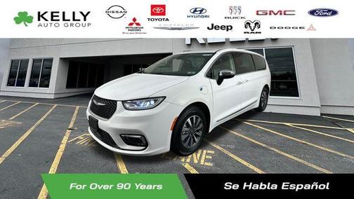Bright White Clearcoat 2023 Chrysler Pacifica Hybrid Limited