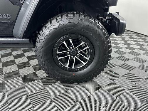 Black Clearcoat 2026 Jeep Wrangler Sport