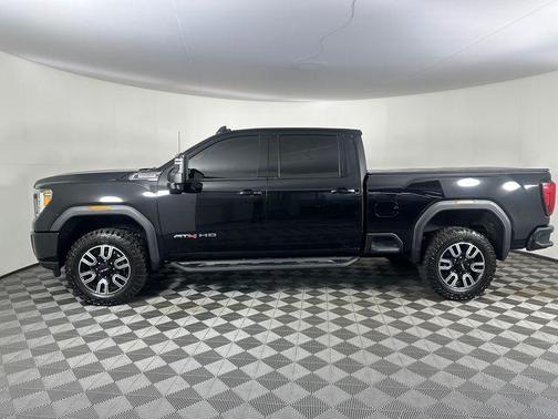 Onyx Black 2022 GMC Sierra 2500 AT4