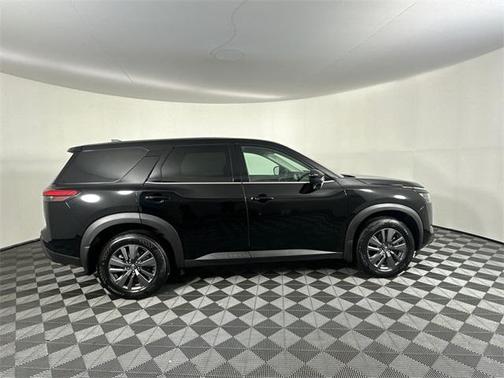 2024 Nissan Pathfinder S