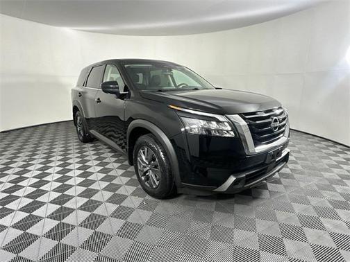 2024 Nissan Pathfinder S