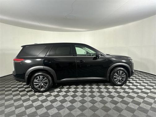 2024 Nissan Pathfinder S