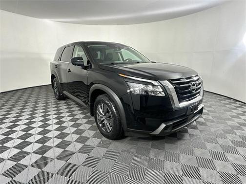 2024 Nissan Pathfinder S