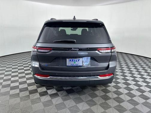 Metallic 2023 Jeep Grand Cherokee 4xe Base