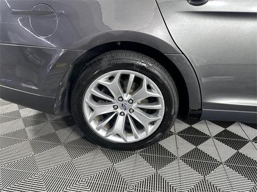 2018 Ford Taurus Limited