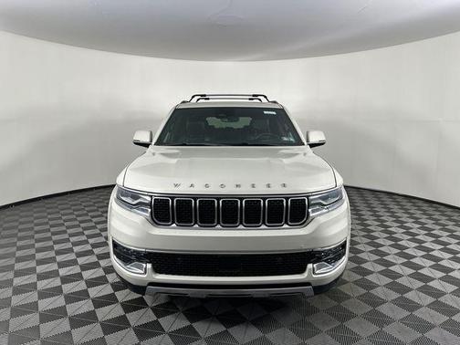 Luxury White Pearlcoat 2022 Jeep Wagoneer Series III