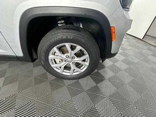 Silver Zynith 2022 Jeep Grand Cherokee Limited