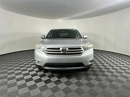 2011 Toyota Highlander SE