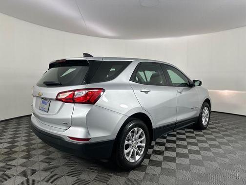Silver Ice Metallic 2021 Chevrolet Equinox LS