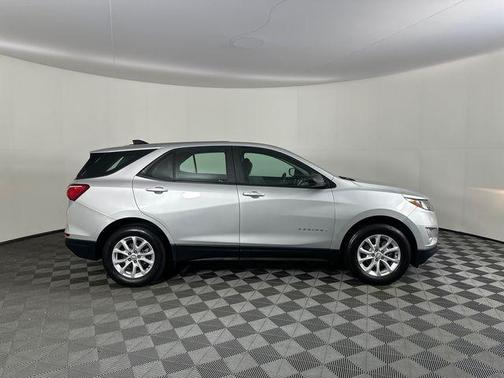 Silver Ice Metallic 2021 Chevrolet Equinox LS